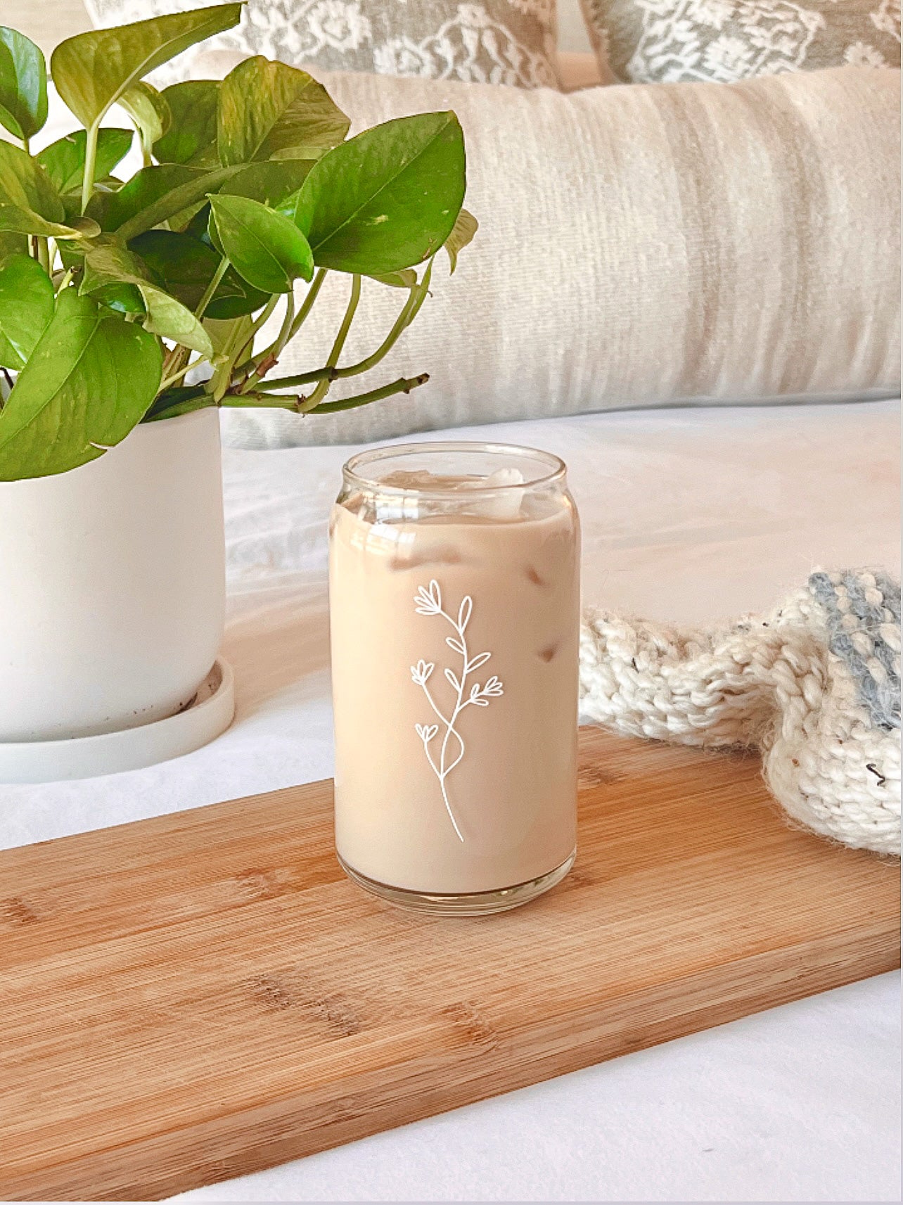 Floral Amber, 16 oz Can Glass Tumbler, Iced Coffee Glass, Flower Glassware, Floral Cup