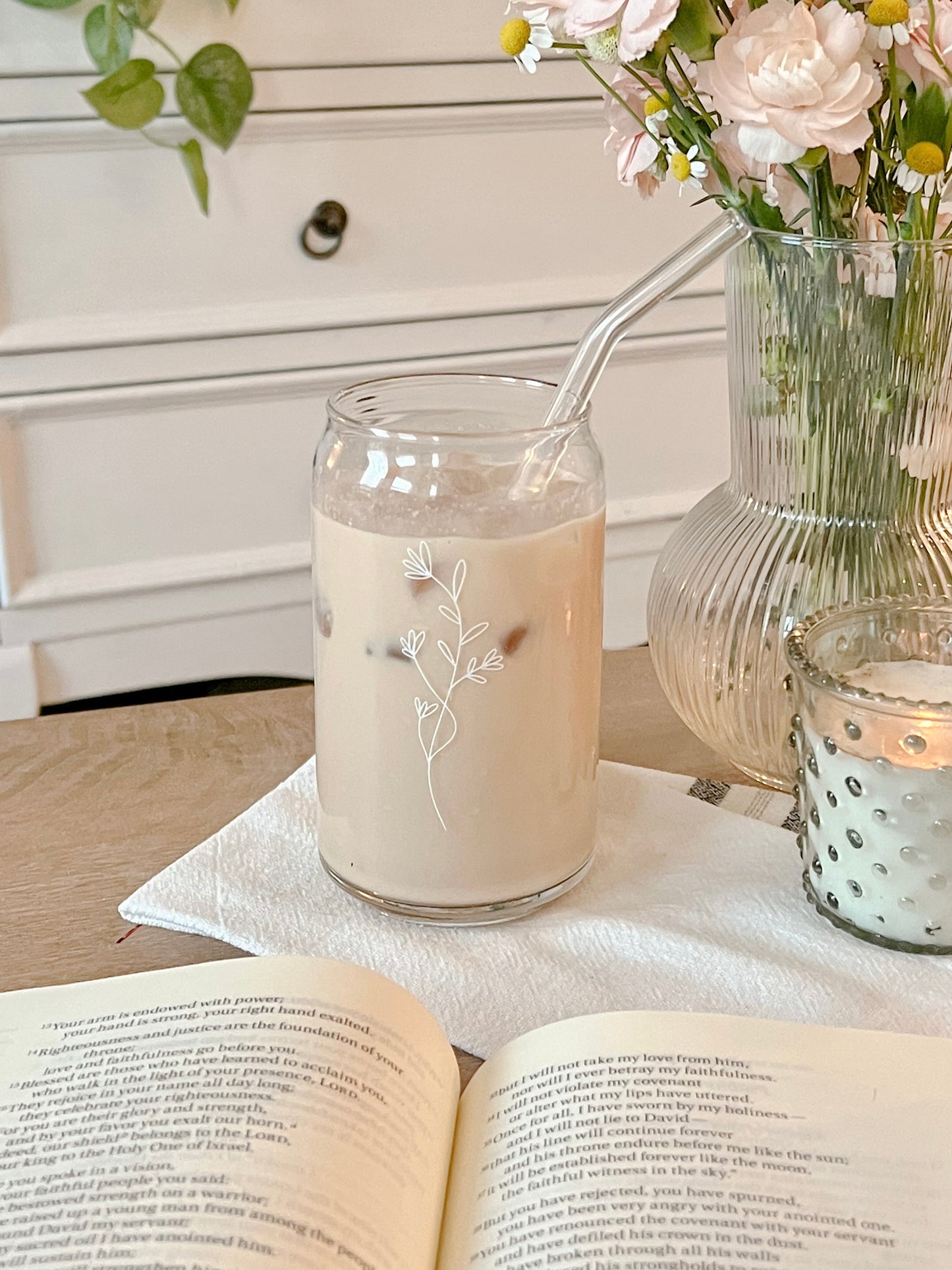 Floral Amber, 16 oz Can Glass Tumbler, Iced Coffee Glass, Flower Glassware, Floral Cup